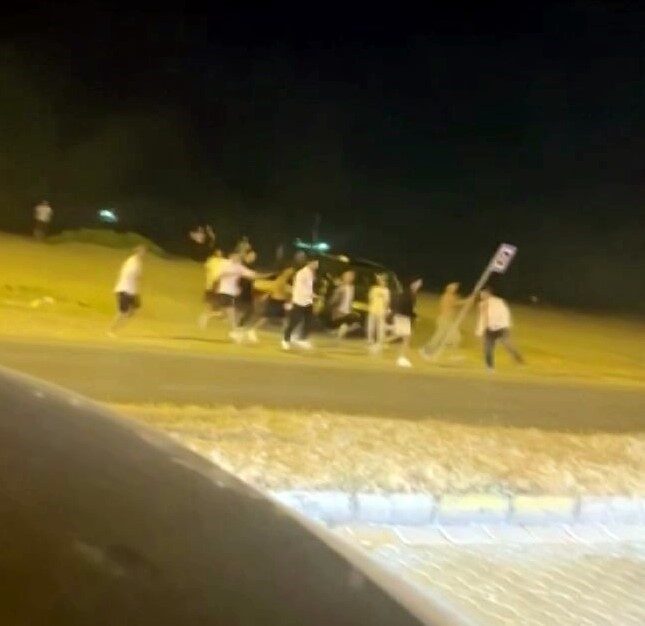 Sakarya’nın Karasu ilçesinde bir grup genç arasında çıkan ‘yan baktın’