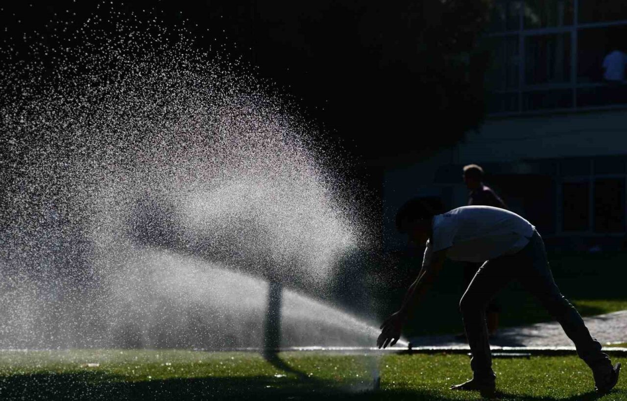 Sakarya Büyükşehir Belediyesi, etkisini artıracak olan kavurucu sıcaklar nedeniyle vatandaşlara
