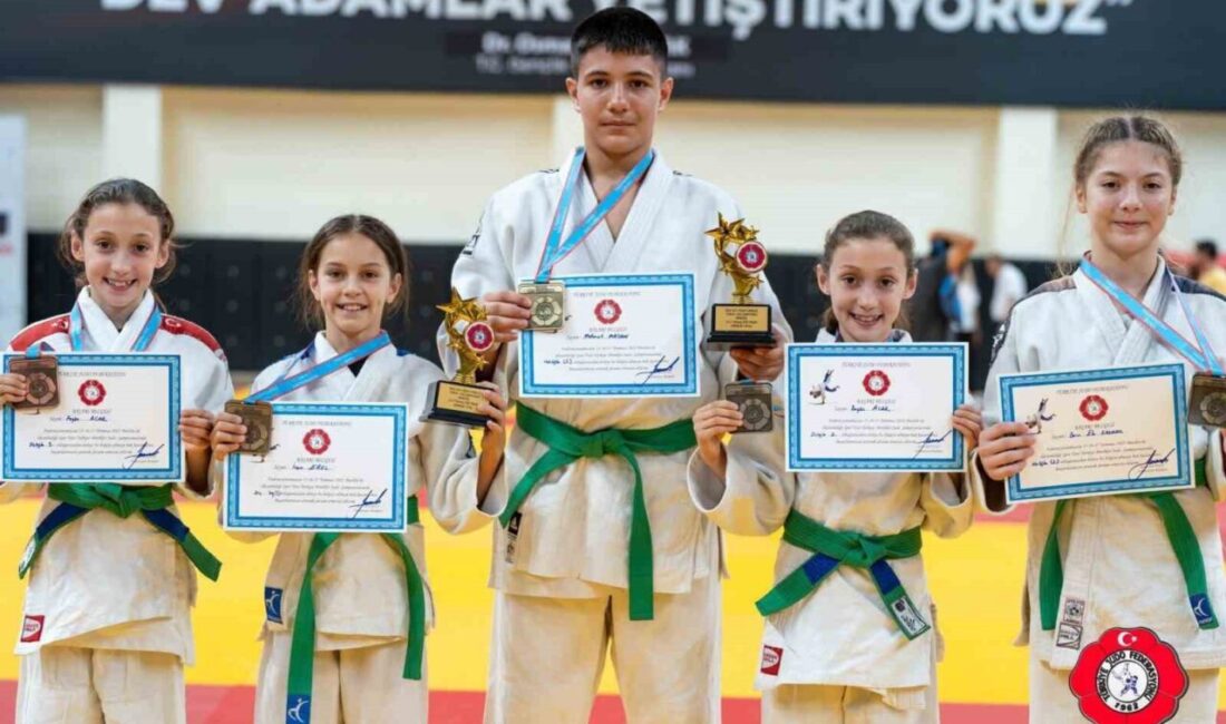 Mardin’de düzenlenen Spor Toto Minikler Türkiye Judo Şampiyonasında Manisa’nın Salihli