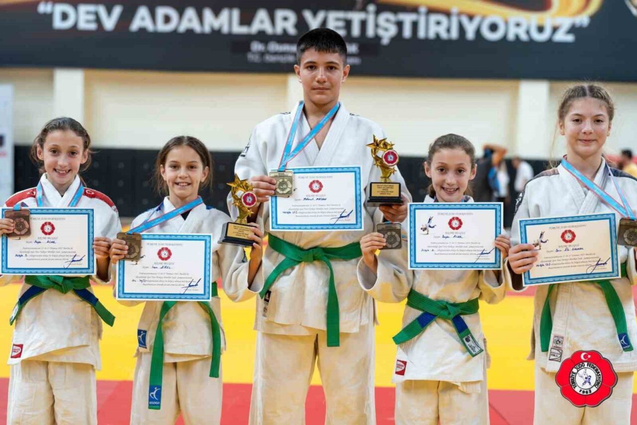 Mardin’de düzenlenen Spor Toto Minikler Türkiye Judo Şampiyonasında Manisa’nın Salihli