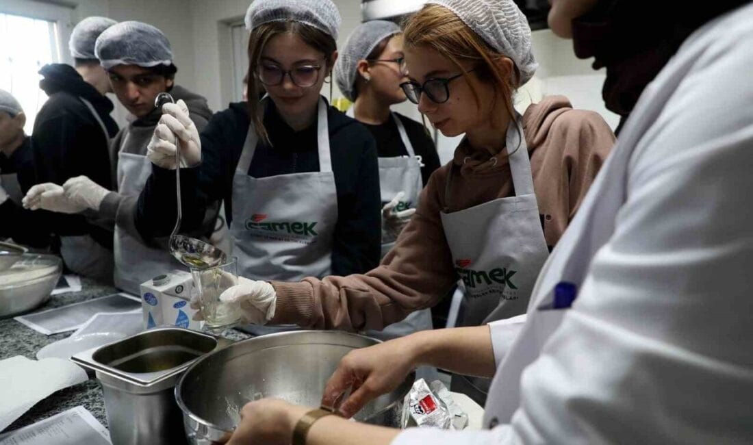 Sakarya Büyükşehir Belediyesi tarafından düzenlenen “SAMEK Lise Atölyeleri” kayıtları başladı.