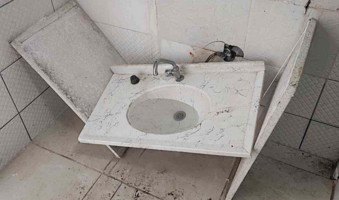 Samsun Büyükşehir Belediyesi, kent genelinde ücretsiz olarak sunduğu halk tuvaletlerinde