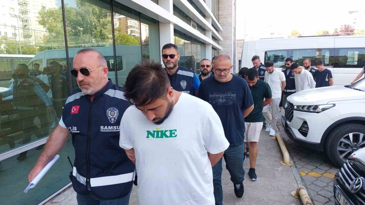 Samsun merkezli 16 ilde düzenlenen dolandırıcılık operasyonunda, kendilerini banka müşteri
