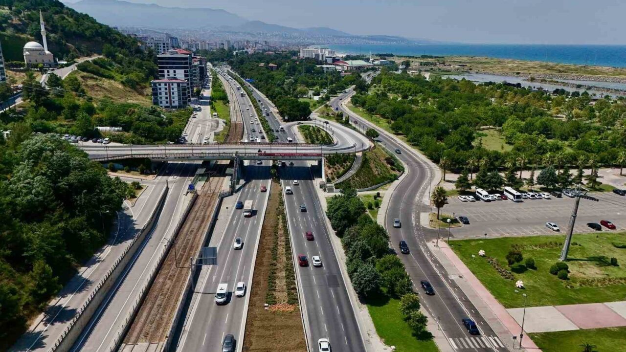 Samsun Büyükşehir Belediyesi, şehrin önemli ulaşım arterlerinden biri olan Atatürk
