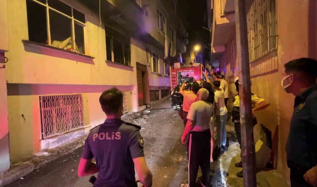 Samsun’un İlkadım ilçesinde 3 katlı bir binada çıkan yangında 3