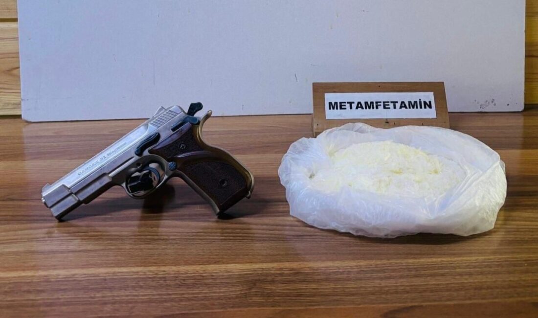 Samsun’da polis tarafından düzenlenen uyuşturucu operasyonunda 507 gram metamfetamin ele
