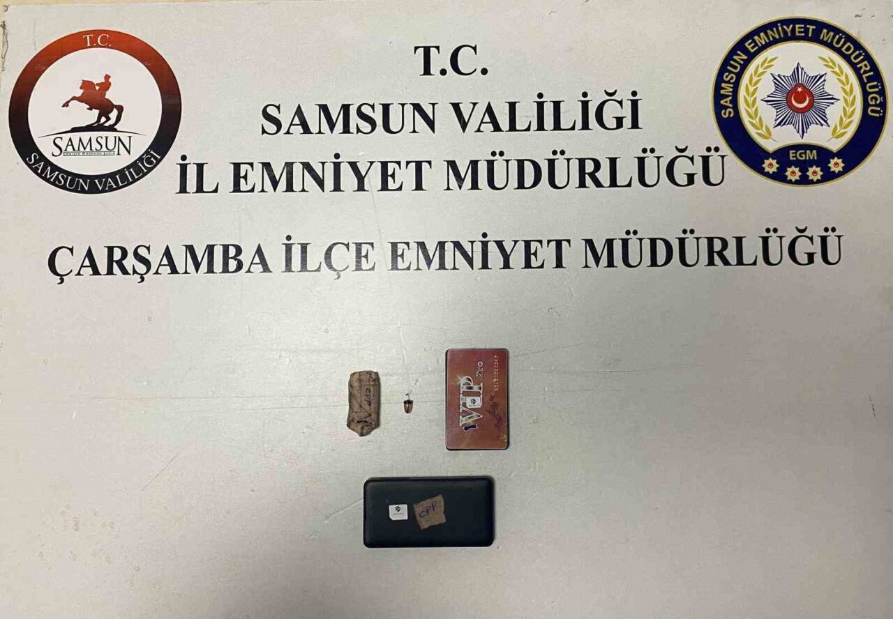 Samsun’un Çarşamba ilçesinde ehliyet sınavına kopya düzeneğiyle girmeye çalışan bir