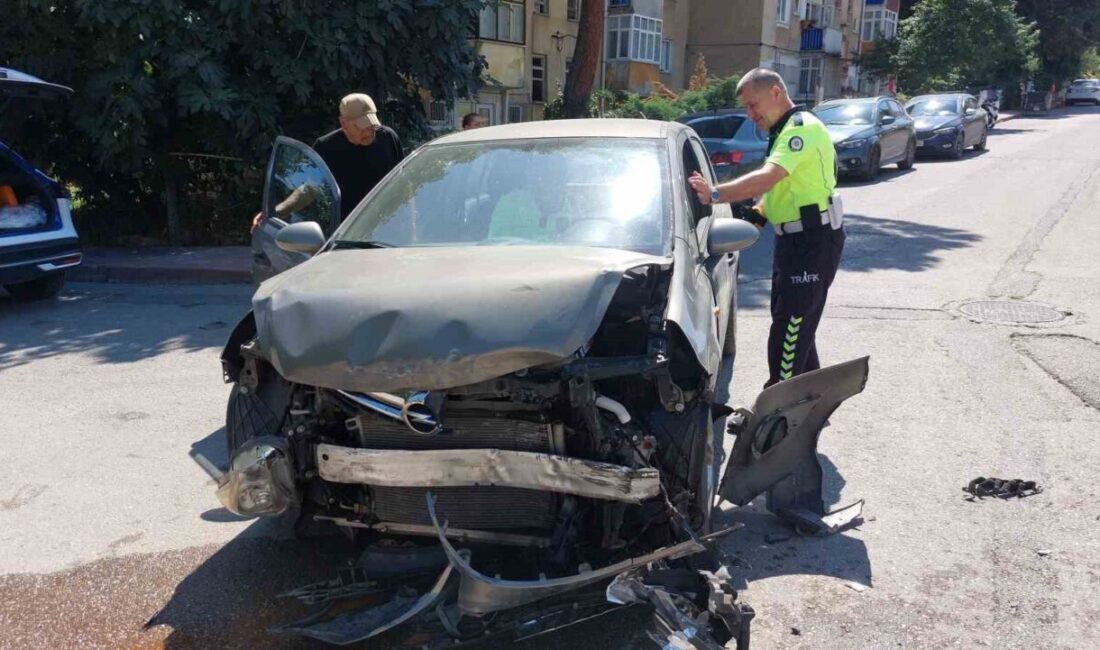 Samsun’da iki otomobilin çarpışması sonucu meydana gelen trafik kazasında 1