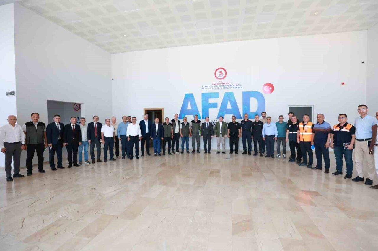 Samsun’da düzenlenen toplantıda, artan sıcaklıklara bağlı olarak ortaya çıkabilecek orman