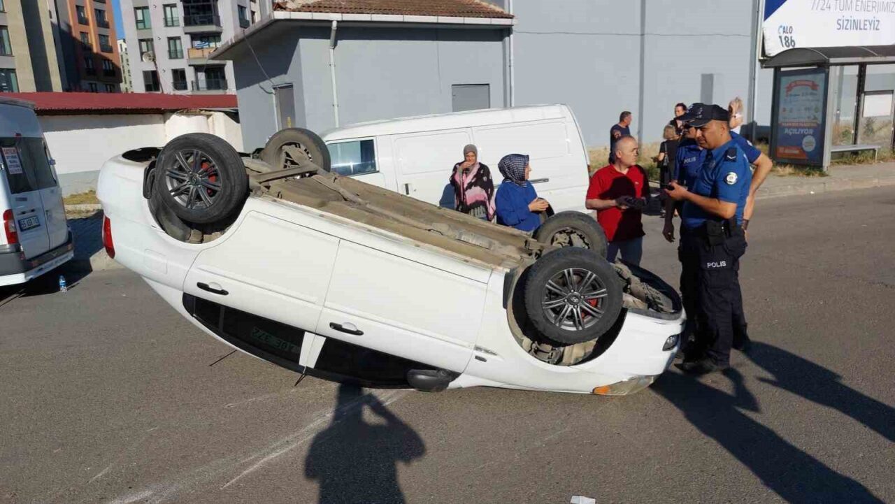 Samsun’da takla stan otomobilin sürücüsü yaralandı. Kaza, Canik ilçesi Yeni