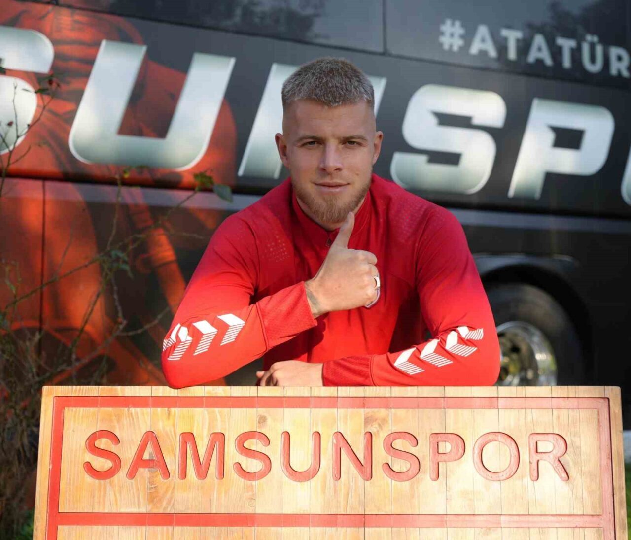 Süper Lig ekiplerinden Samsunspor, tecrübeli savunma oyuncusu Rick van Drongelen’in