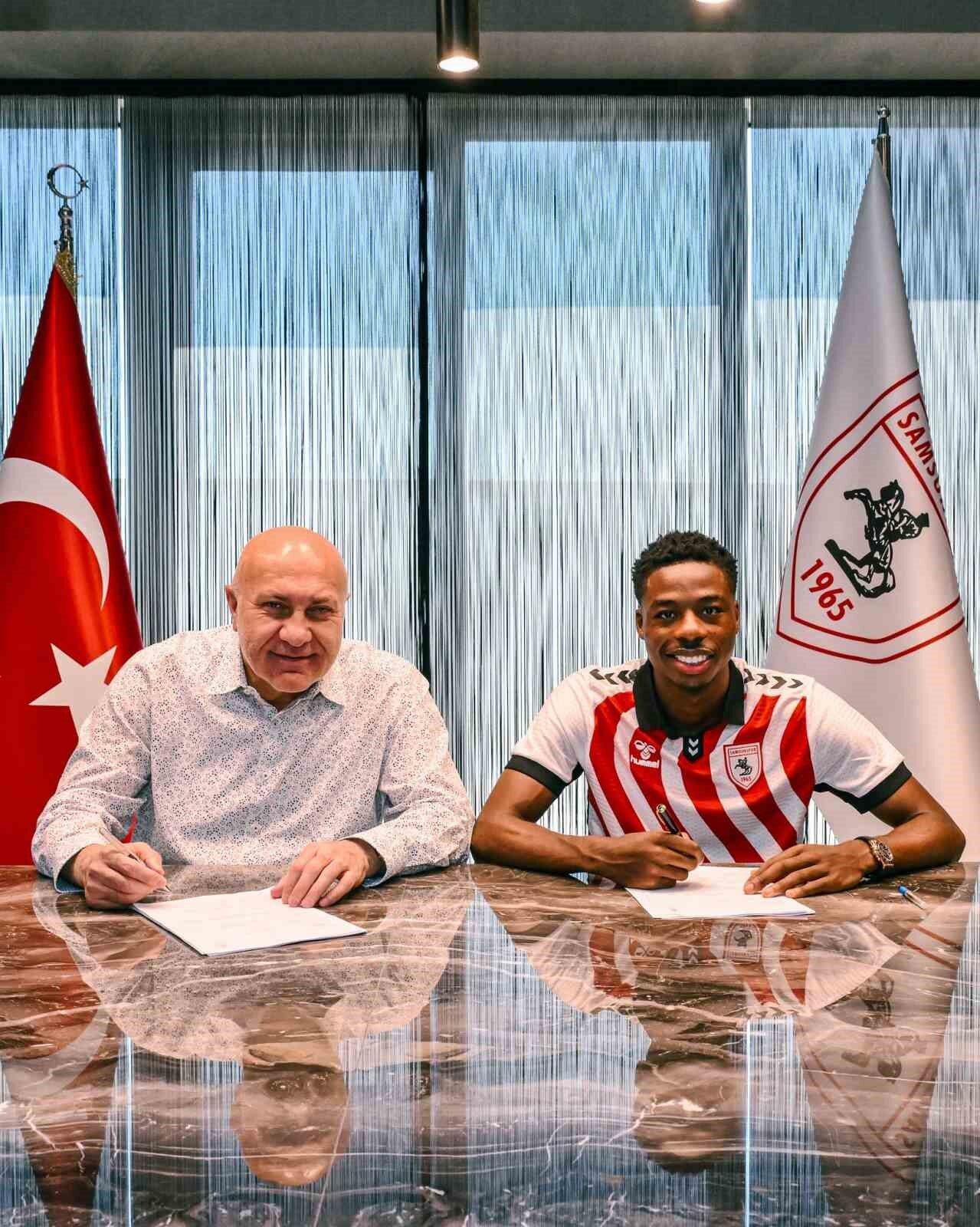 Süper Lig temsilcisi Samsunspor, Hollandalı futbolcu Anthony Musaba ile 4