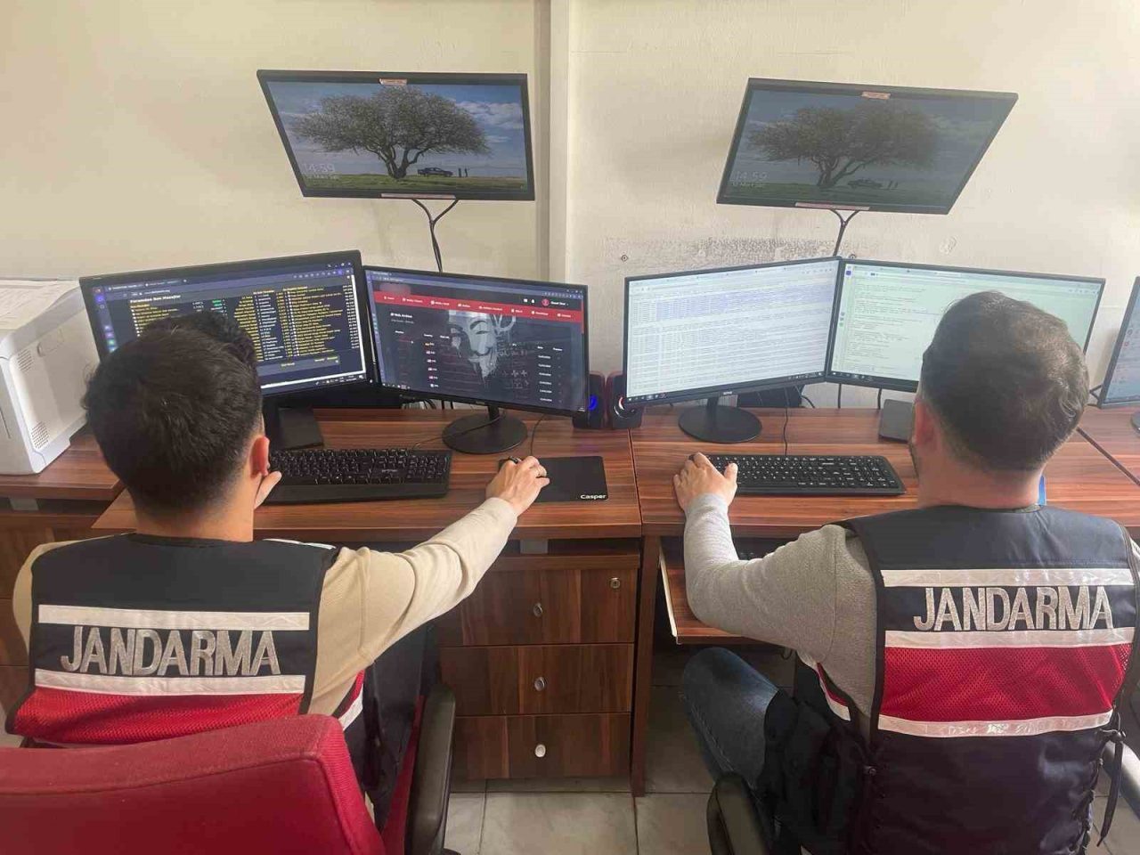 Aydın’da jandarma ekiplerince gerçekleştirilen Huzur ve Güven uygulamasında çeşitli suçlardan