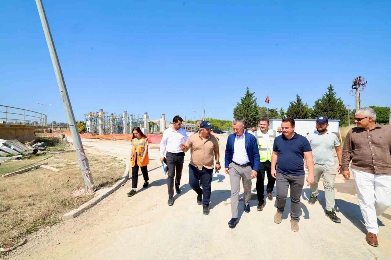 Kocaeli Büyükşehir Belediye Başkanı Doç. Dr. Tahir Büyükakın, fabrikalara geri