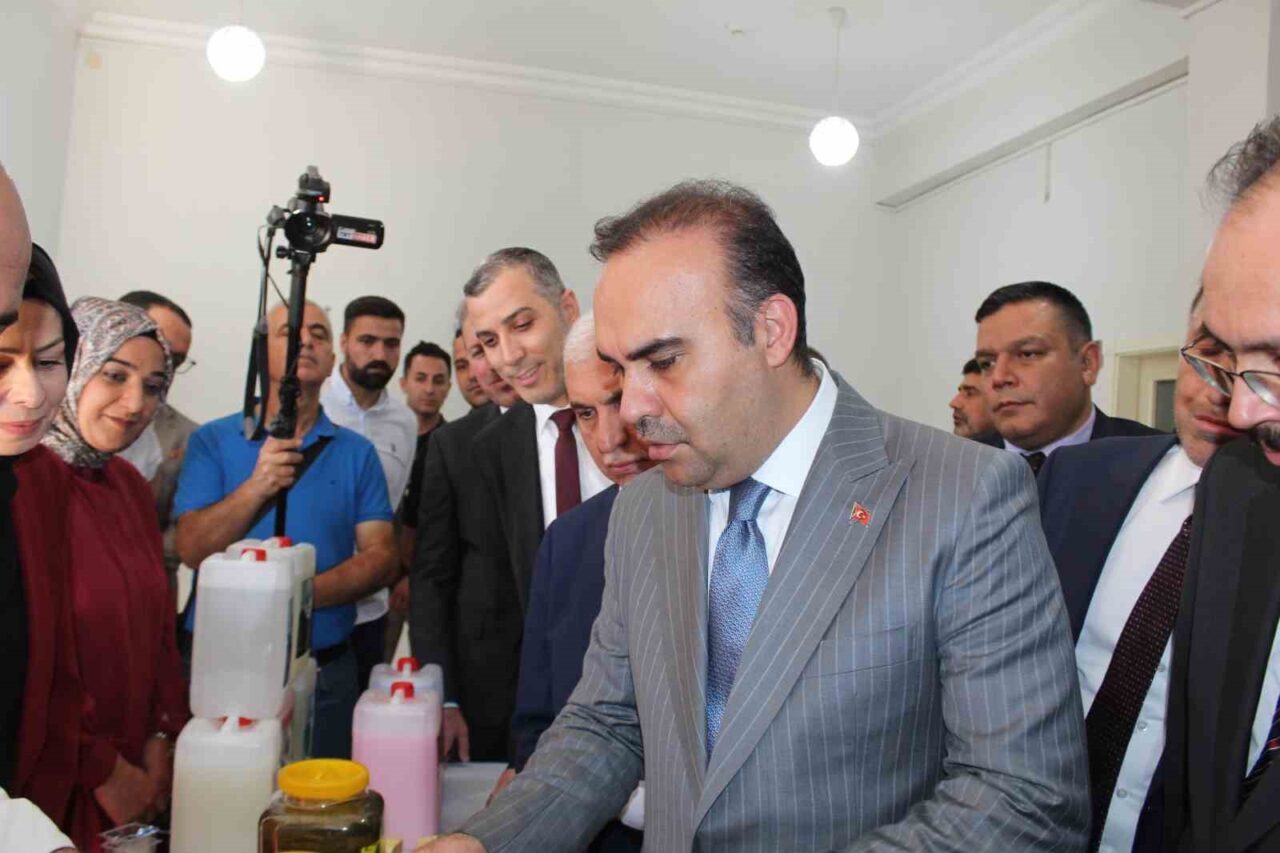Sanayi ve Teknoloji Bakanı Mehmet Fatih Kacır, çeşitli temaslarda bulunmak