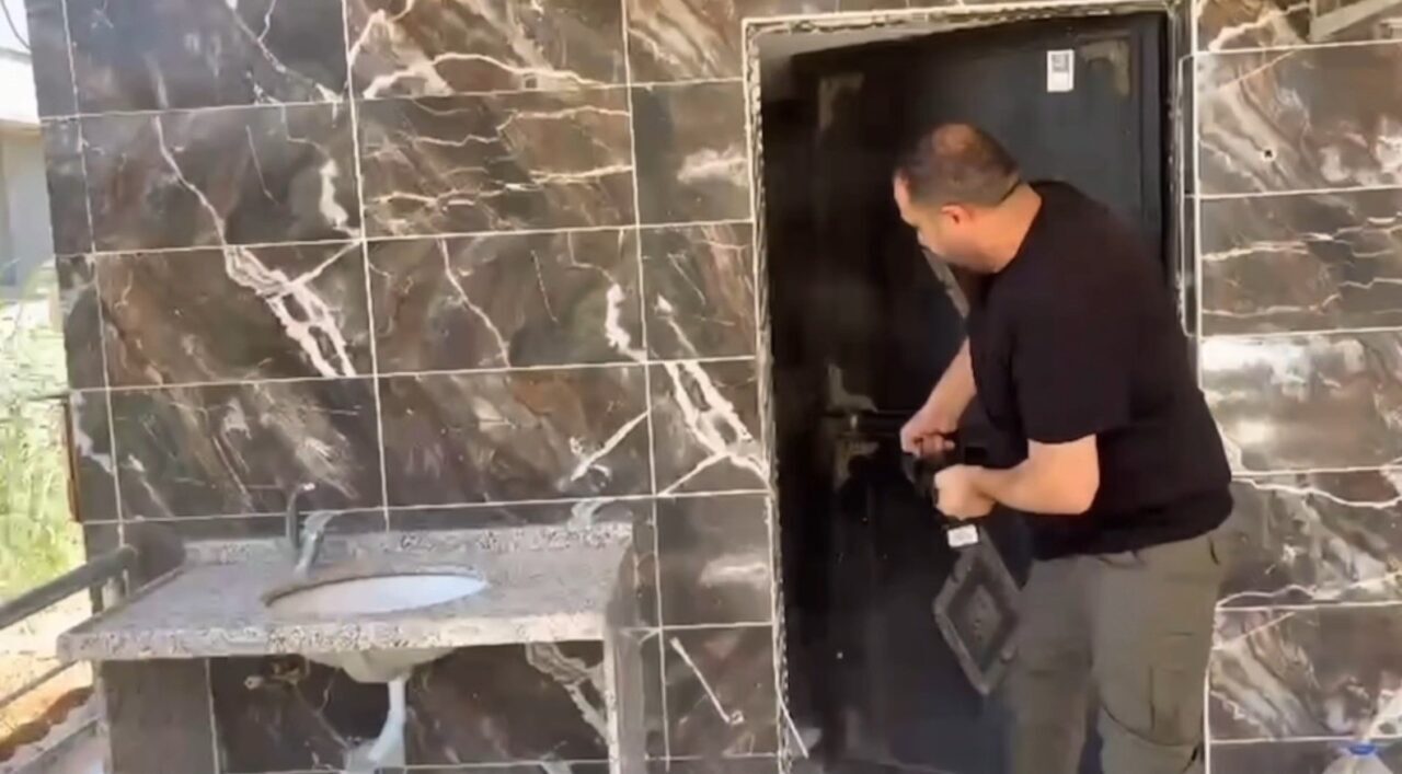 Şanlıurfa’da polis ekipleri tarafından telefon dolandırıcılarına yönelik düzenlenen operasyonda, gözaltına