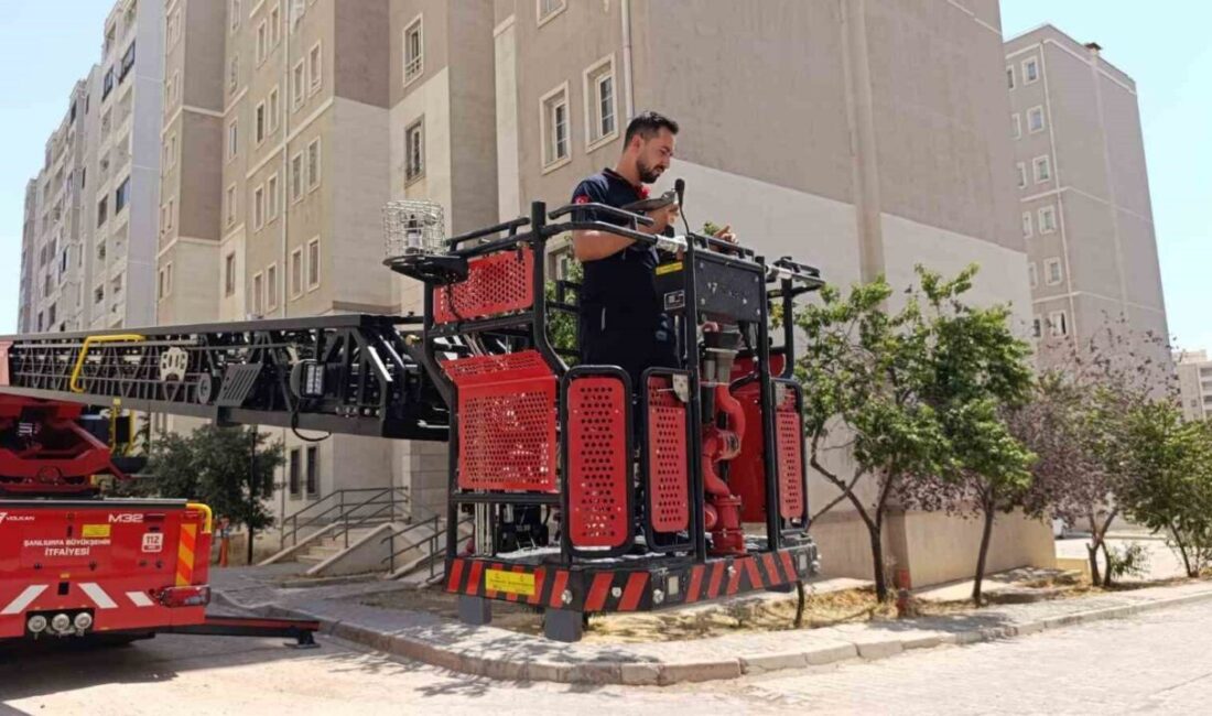 Şanlıurfa’da 6 katlı bir binanın en son katında mahsur kalan