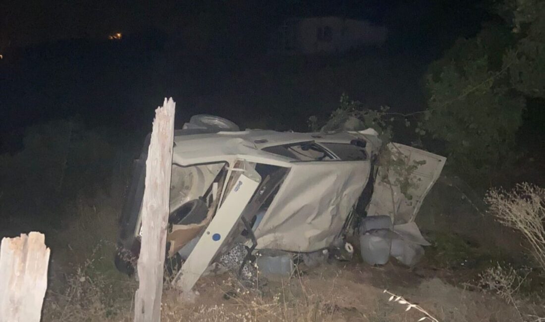 Muğla’nın Menteşe İlçesinde meydana gelen tek taraflı kazada, şarampole yuvarlanan