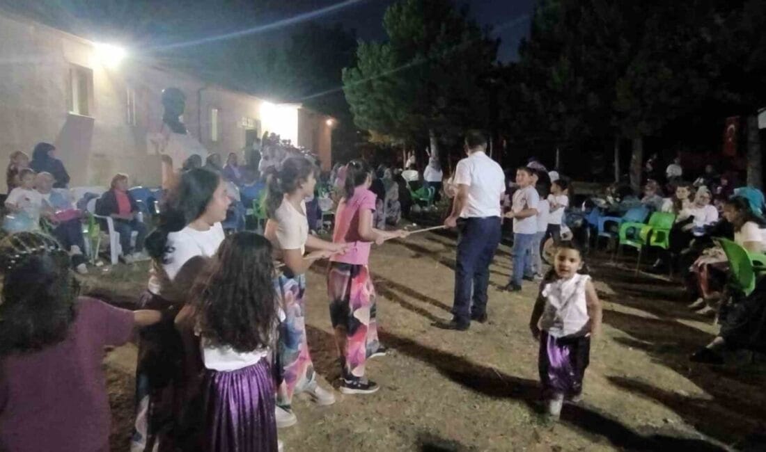 Eskişehir’in Sarayören Mahallesi’nde yaklaşık 350 kadının katılımıyla ’şalvar etkinliği’ gerçekleştirildi.