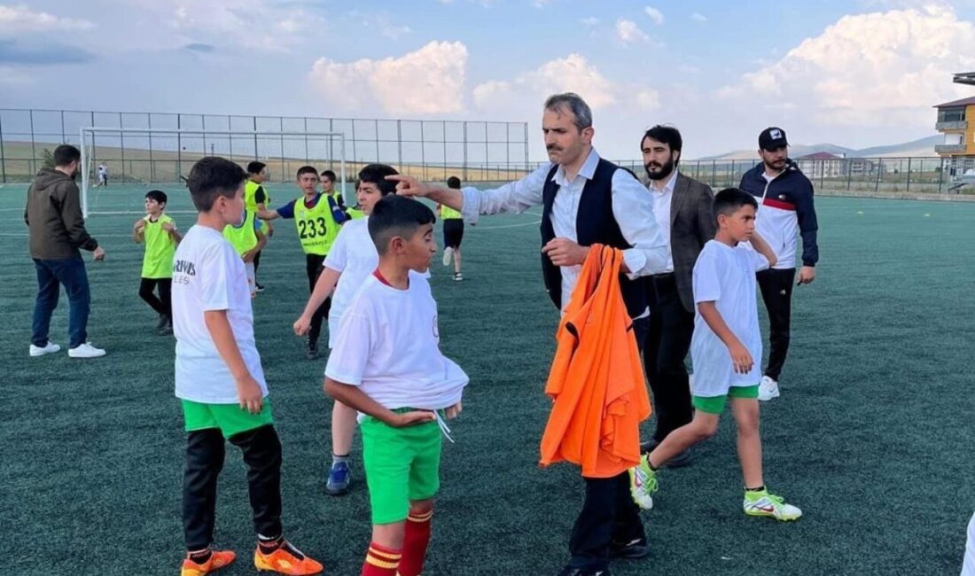 Sarıkamış’ta, yaz Kur’an kurslarına katılan öğrenciler arasında düzenlenen futbol turnuvası