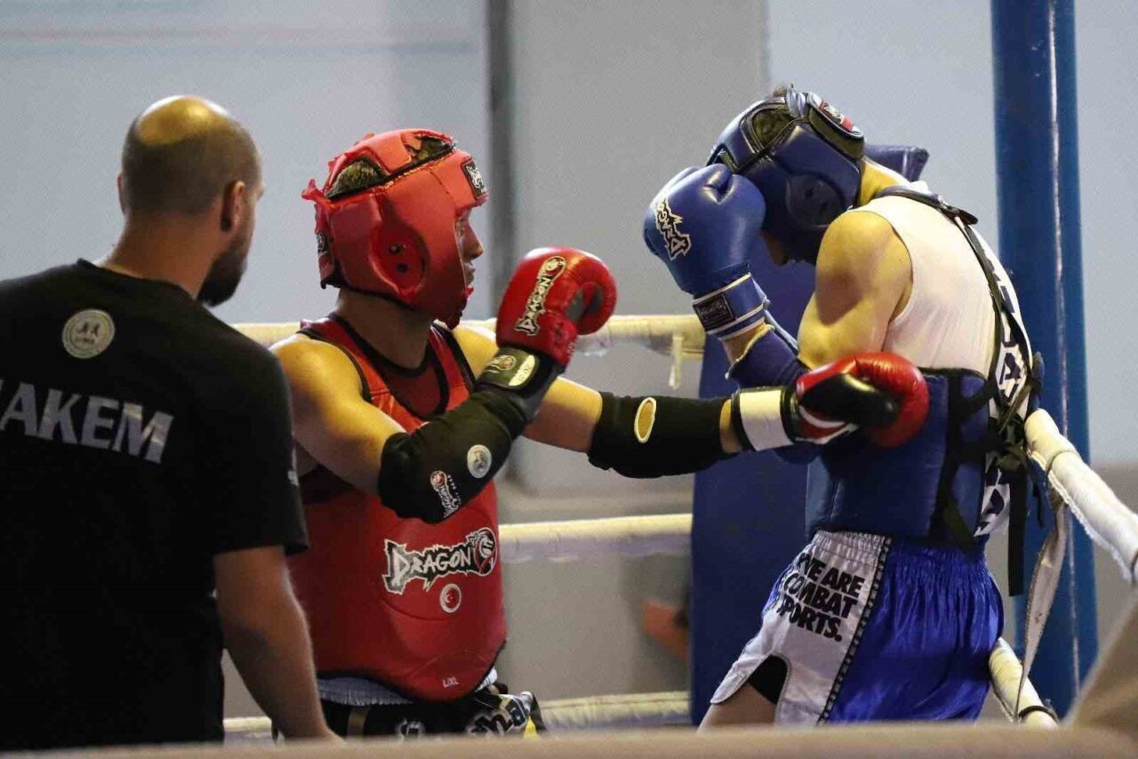 Manisa’nın Saruhanlı ilçesi ilk kez düzenlenen Muaythai organizasyonuna ev sahipliği