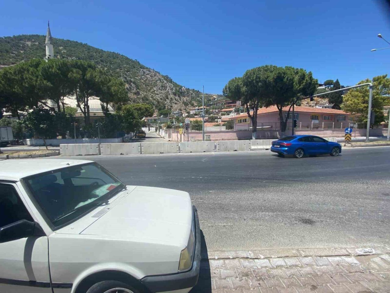 Türkiye’nin en yoğun turizm yollarından biri olan Söke-Milas karayolu üzerinde