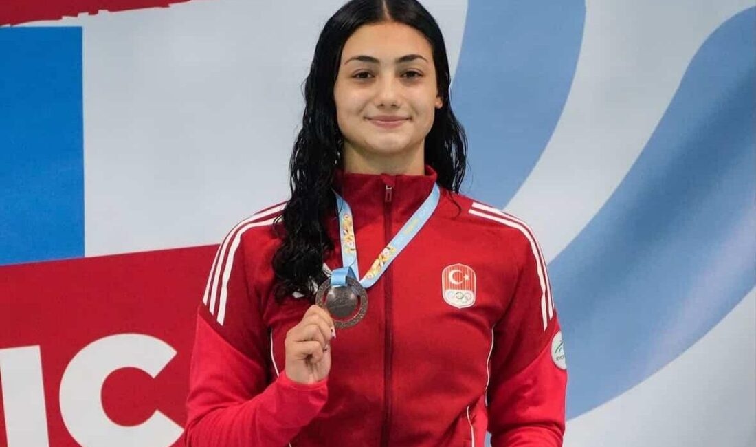 Eskişehir’den EYOF Festivali’ne katılım sağlayan yüzücü Seher Kaya, Avrupa 3’üncülüğü