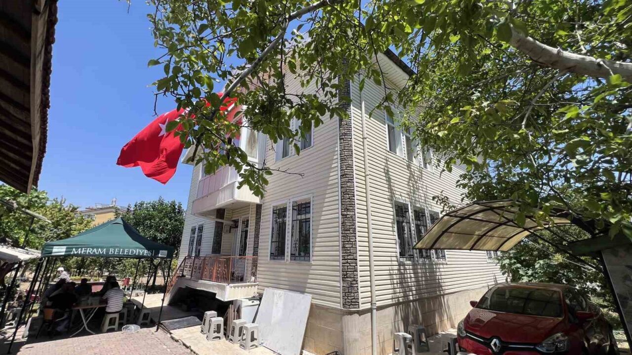Eskişehir’in Seyitgazi ilçesinde çıkan orman yangınına müdahale ederken şehit olan