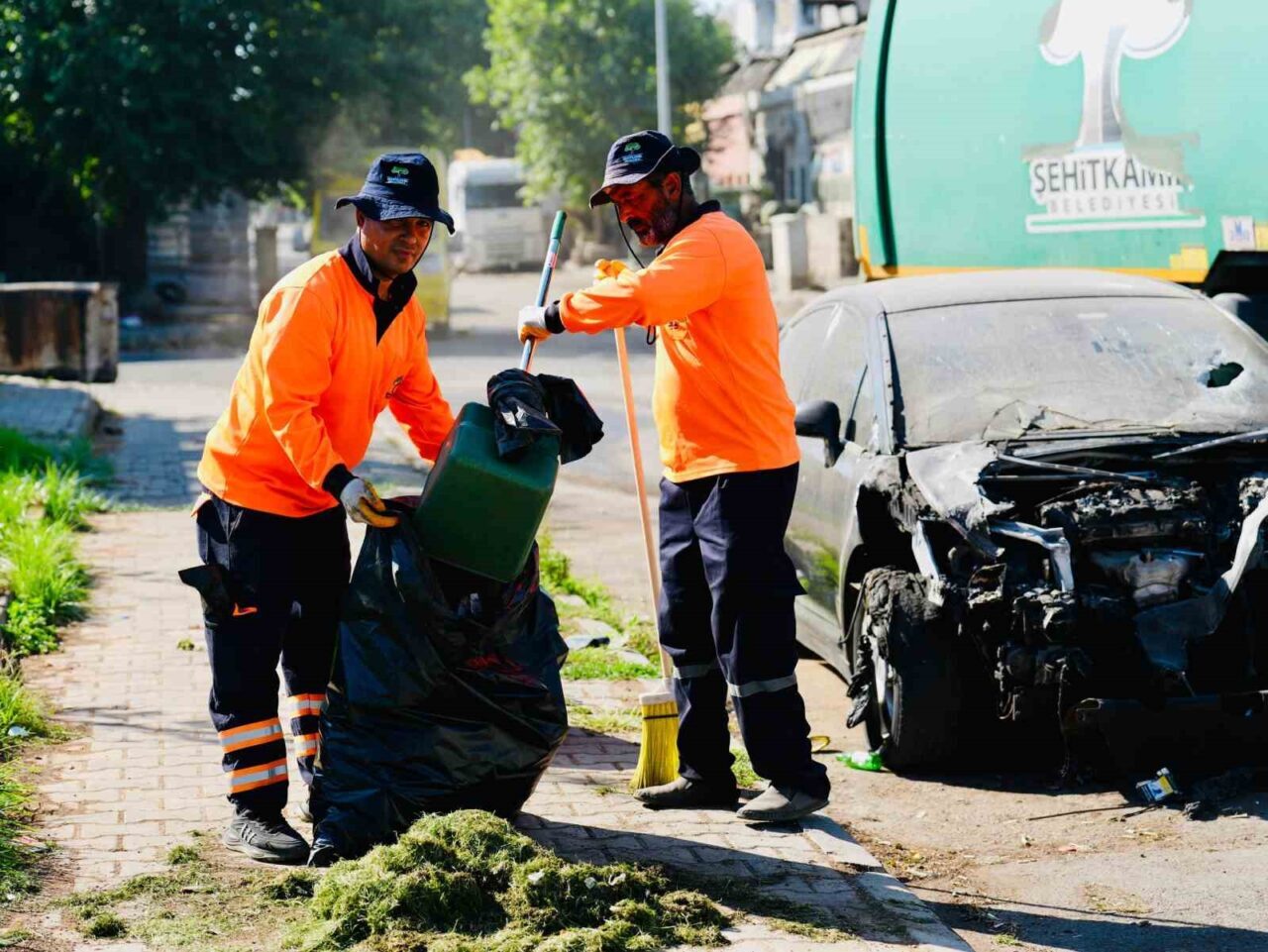 Şehitkamil Belediye Başkanı Umut Yılmaz’ın başlattığı temizlik seferberliği sanayi esnafının
