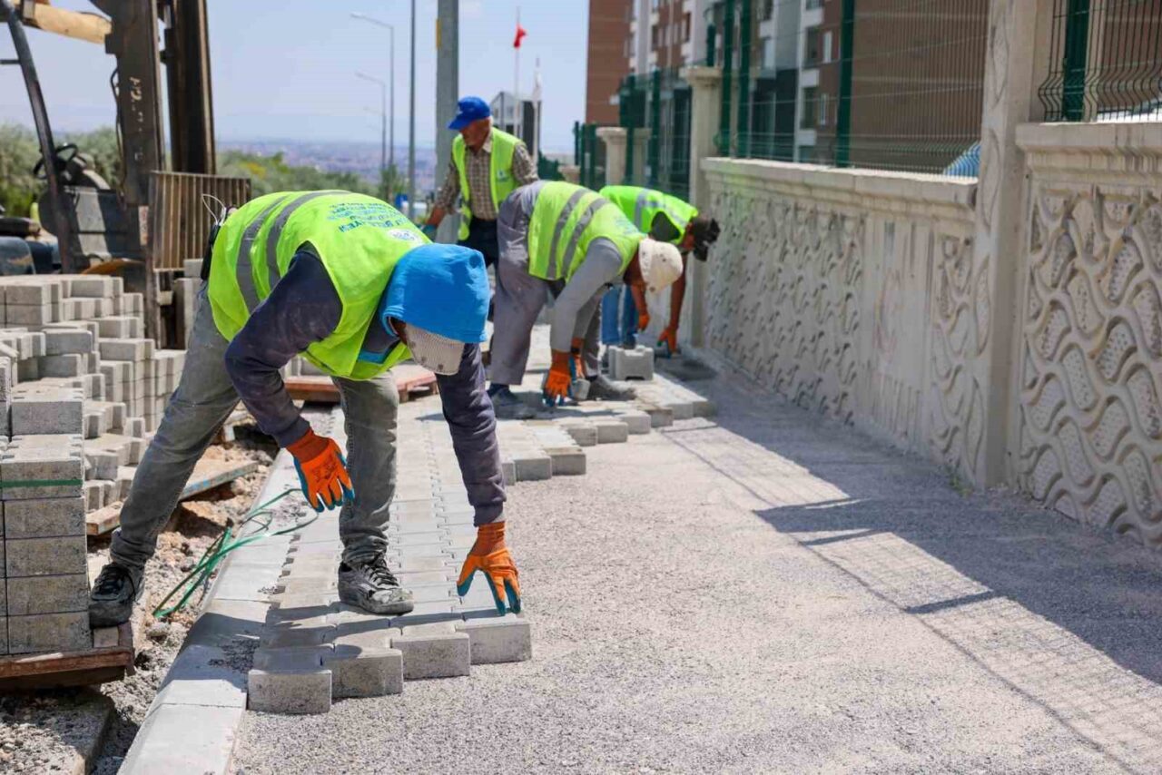 Konya’nın merkez Selçuklu İlçe Belediyesi, fiziki belediyecilik çalışmalarıyla şehre değer