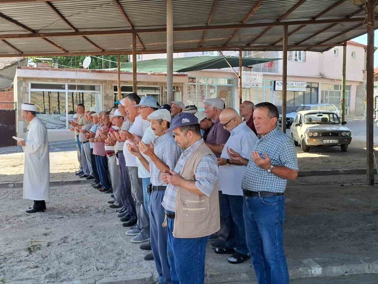 MANİSA (İHA) – Manisa’nın Selendi ilçesinde, yaşanan kuraklık nedeniyle İlçe