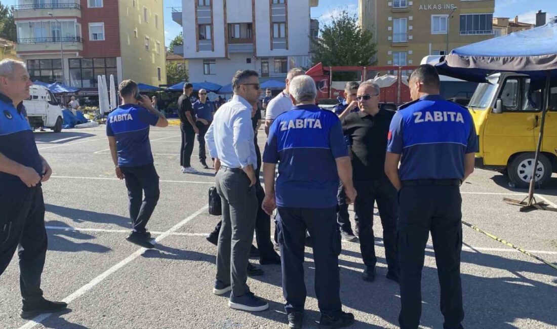 Çorum’da aralarında husumet bulunduğu öğrenilen iki esnaf arasında çıkan silahlı