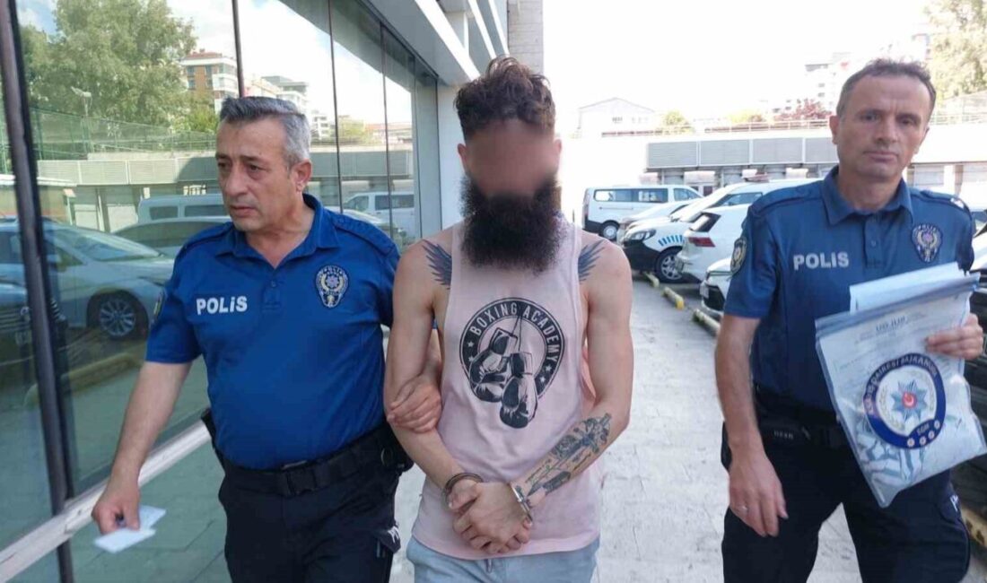 Samsun’da sevgilisinin akrabasını bıçaklayan şahıs, polis tarafından gözaltına alındı. Olay,