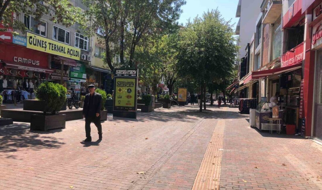 Eskişehir’de mevsim normallerinin üstüne olan hava sıcakları vatandaşların dışarı çıkmasına