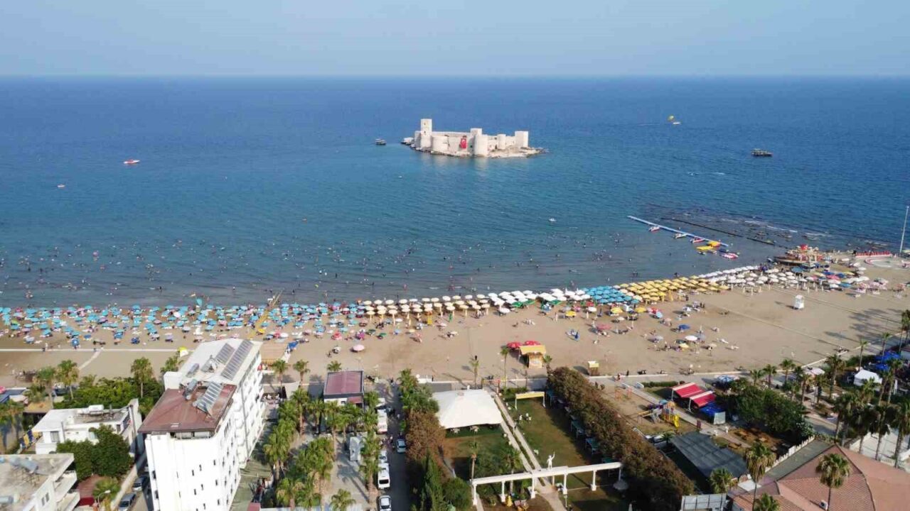 Türkiye’nin önemli turizm kentlerinden Mersin’de, artan sıcaklık ve nemin etkisiyle