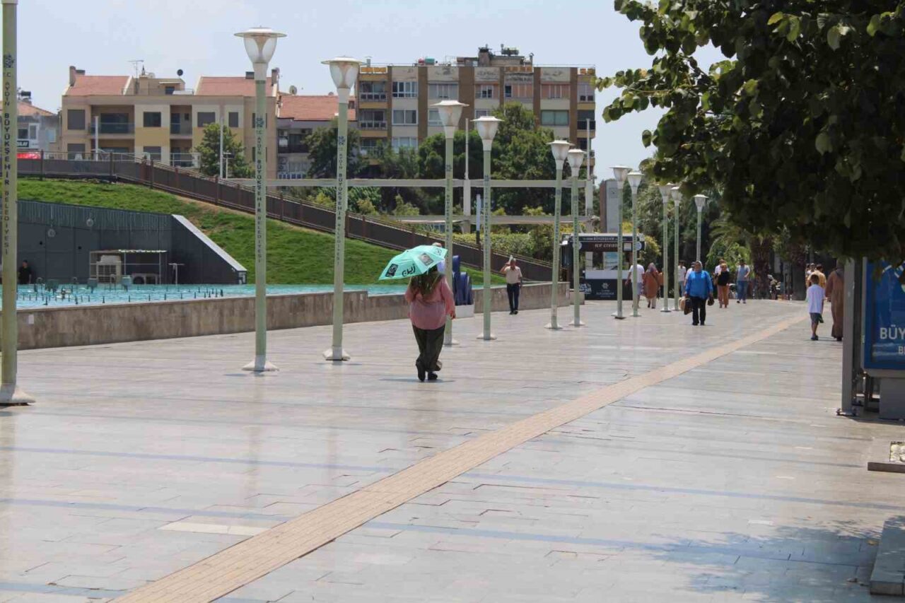 Türkiye’nin en sıcak illerinden Aydın’da hava sıcaklıkları mevsim normallerinin üzerine