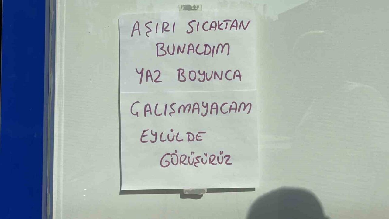 Hatay’da 45 dereceyi bulan hava sıcaklığına dayanamayan esnaf, “Aşırı sıcaktan