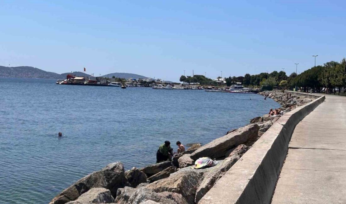İstanbul’da günlerdir etkisini sürdüren yüksek sıcaklıklardan bunalan vatandaşlar kendilerini sahillere