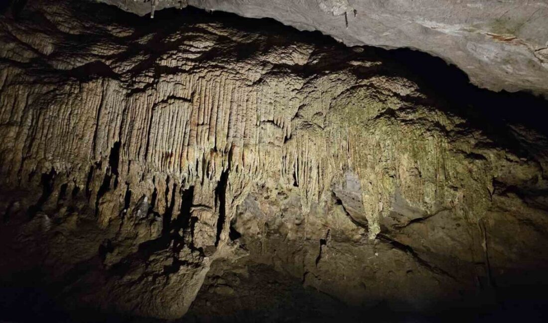Zonguldak’ta bulunan ve Türkiye’nin en uzun onuncu mağarası olan 875