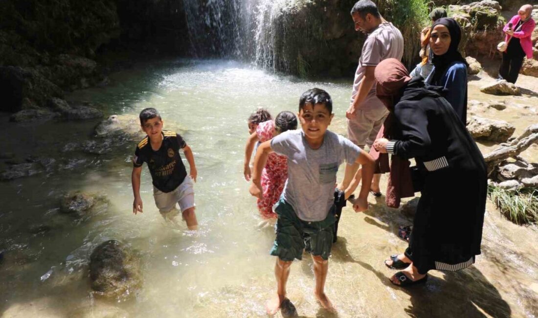 Girlevik Şelalesi yerli ve yabancı turistleri ağırlıyor. Erzincan’da “Doğal Sit-Nitelikli