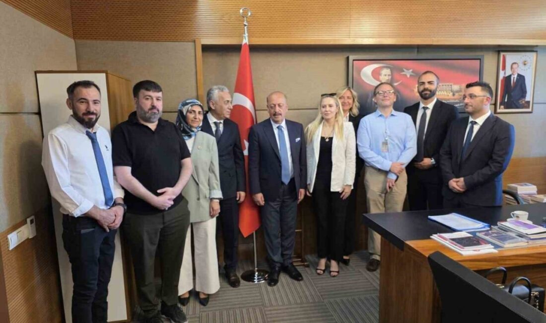 Aile hekimlerinden hekime bağlı olmayan sebeplerle yapılan maaş kesintilerine karşı