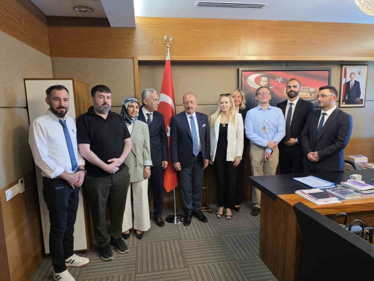 Aile hekimlerinden hekime bağlı olmayan sebeplerle yapılan maaş kesintilerine karşı