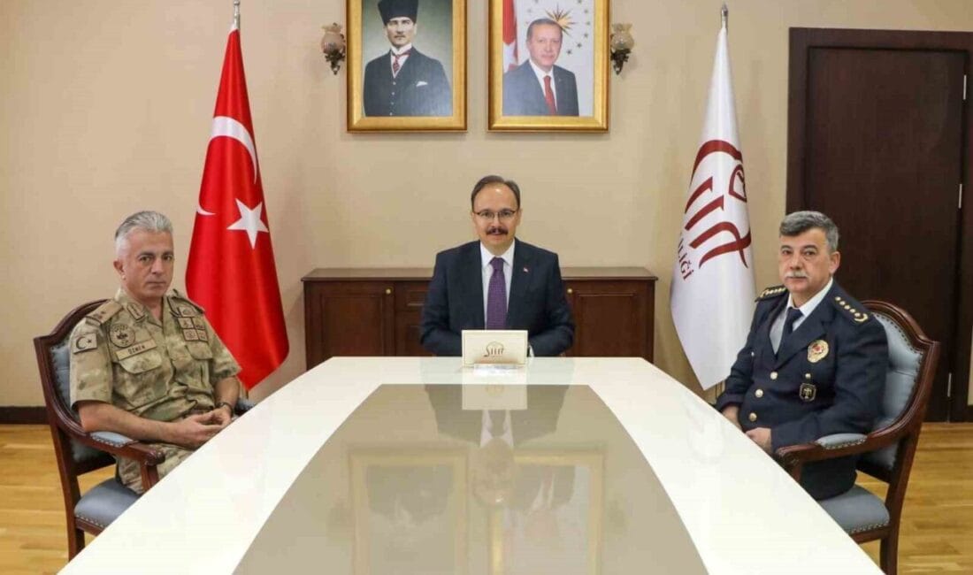 Siirt Valisi Kemal Kızılkaya, kaçakçılıkla mücadele kapsamında il genelinde düzenlenen