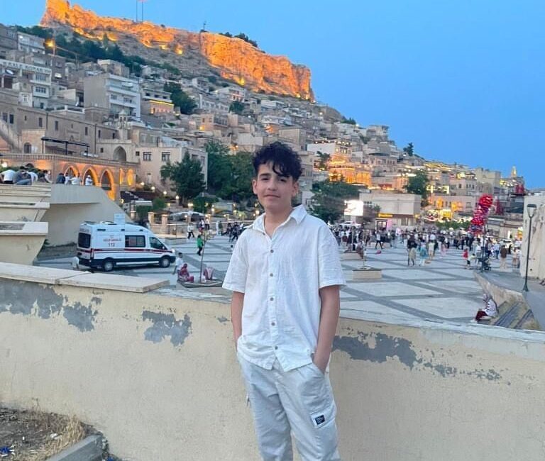 Siirt’in Kurtalan ilçesinde lösemi tedavisi gören 14 yaşındaki Arjin Mücahit