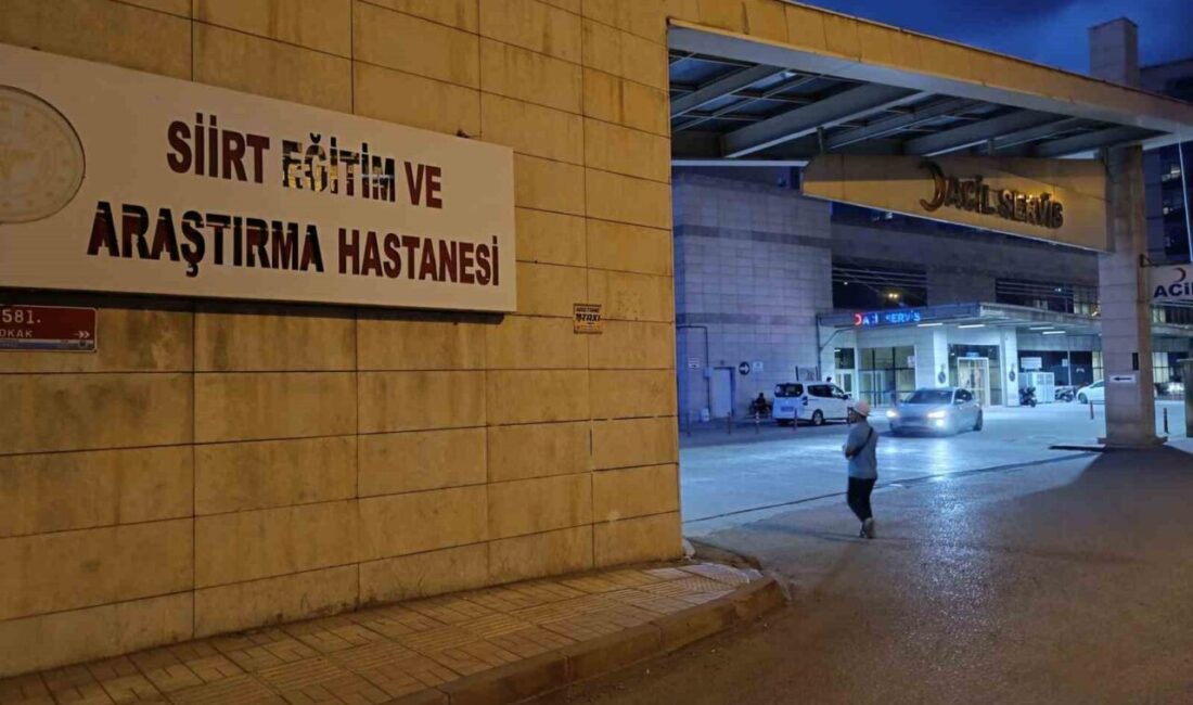 Siirt’te yolun karşısına geçmeye çalışan 12 yaşındaki çocuk, minibüsün çarpması