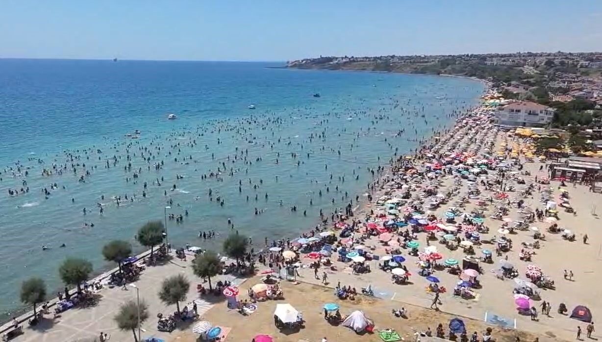 Afrika kökenli sıcak hava dalgasının etkisini göstermesiyle beraber Silivri Kumluk