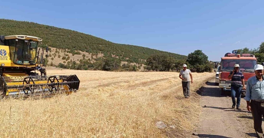 Kütahya’da yangın riski nedeniyle biçerdöverlerin hasat saatlerine geçici kısıtlama getirilmesinin