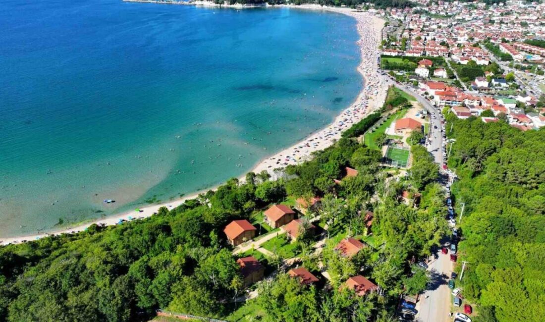 Kocaeli’de LGS ve YKS’de dereceye giren gençler, aileleri ile birlikte