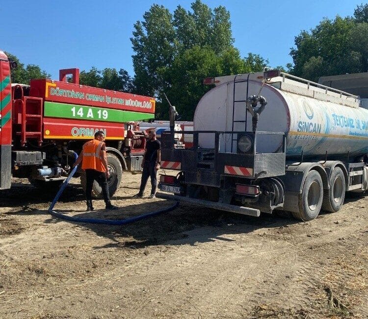 Sincan Belediyesi tarafından Bolu Göynük’te çıkan orman yangınlarına personel ve