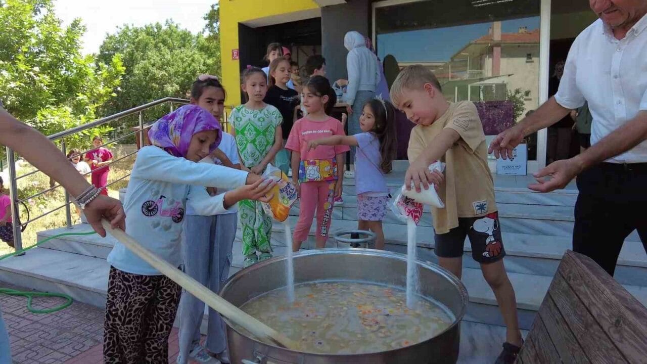 Balıkesir’in Sındırgı ilçesinde İlim Yayma Cemiyeti Şubesi tarafından Muharrem ayı